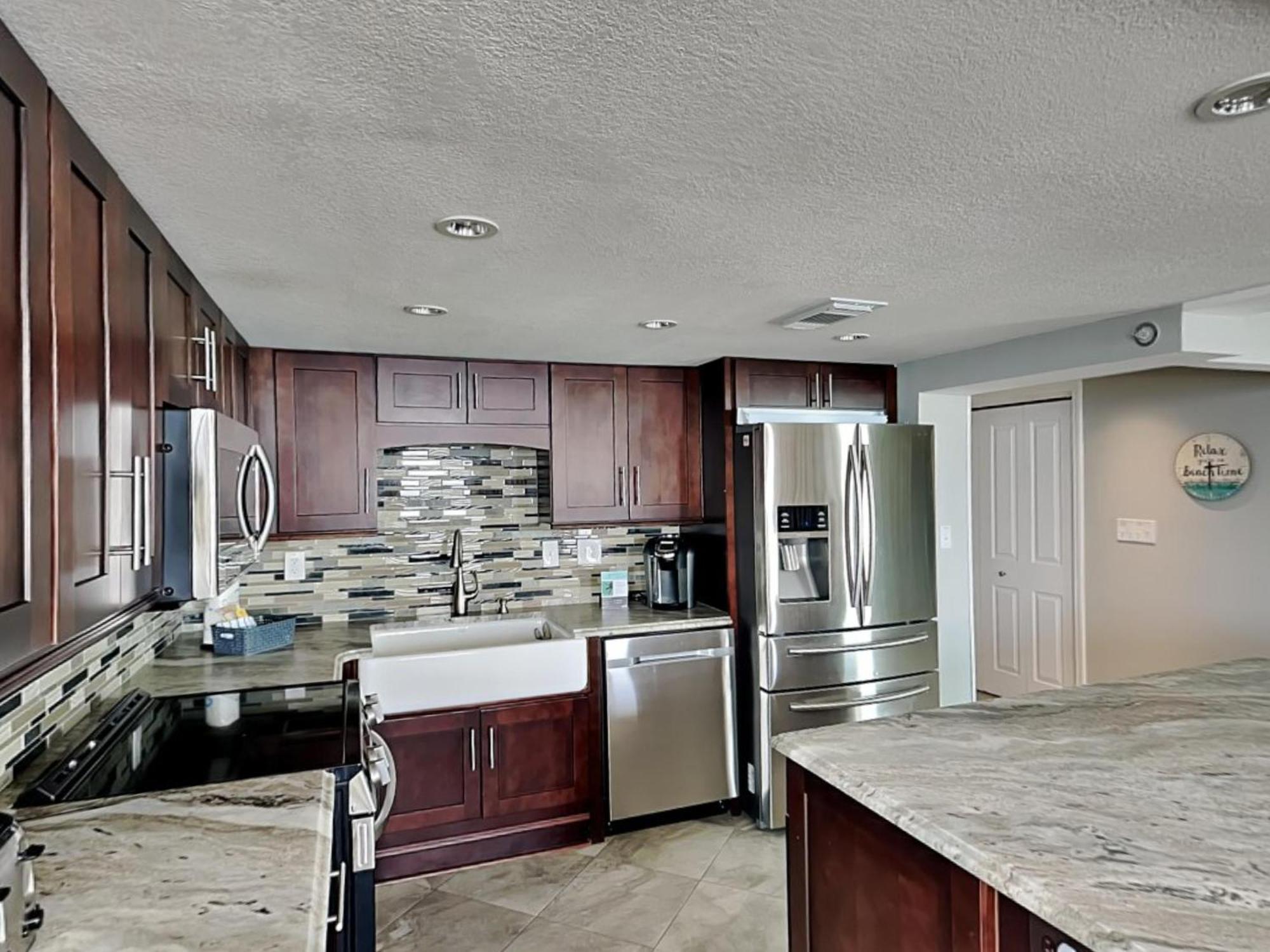 Apartment Edgewater Tower 3 Unit 301